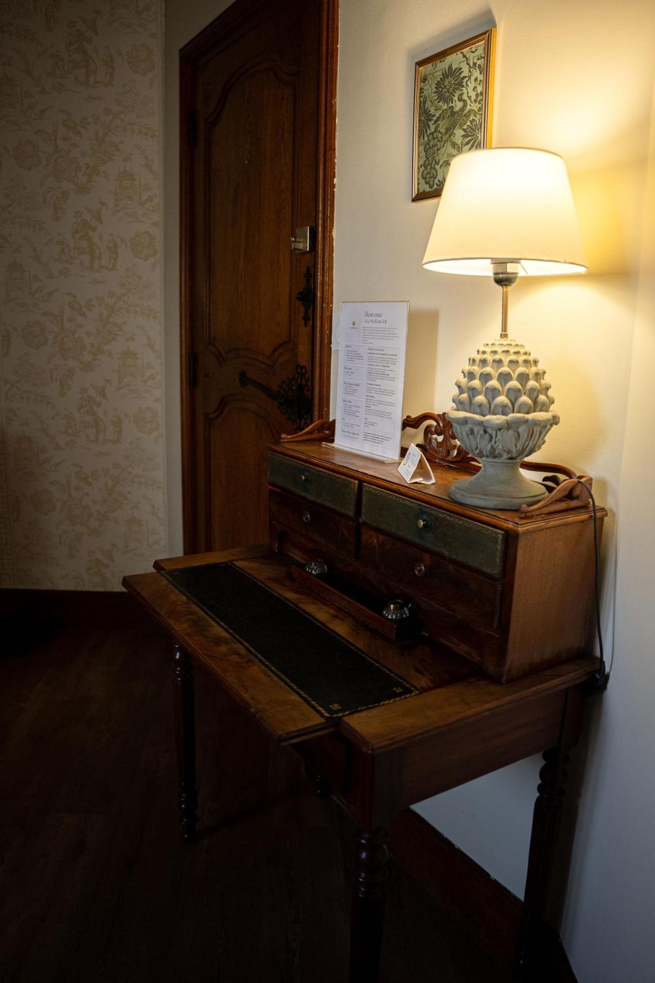 La Meffrais 1741 Bed and Breakfast Dinan Kamer foto