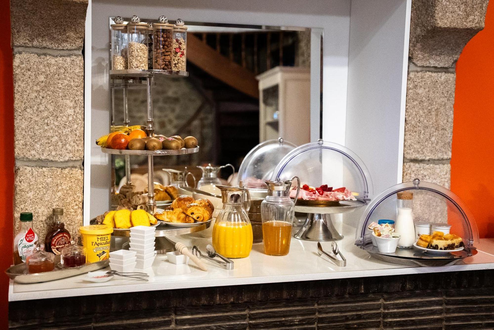 La Meffrais 1741 Bed and Breakfast Dinan Buitenkant foto